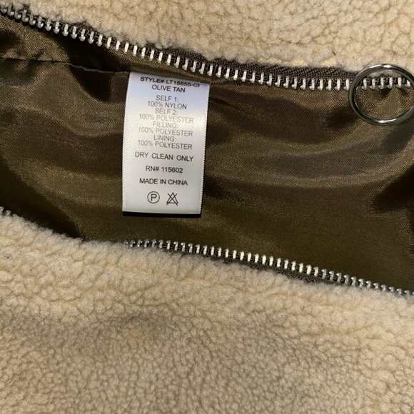 Sherpa/Teddy zip up green and cream jacket size Large - Picture 8 of 9